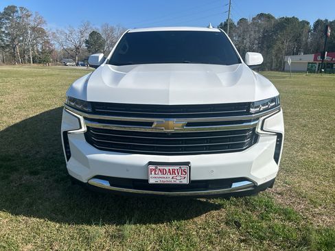 Used 2023 Chevrolet Tahoe LT w/ Luxury Package image 3
