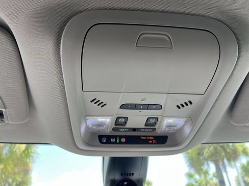 Used 2021 Buick Enclave Avenir w/ Avenir Technology Package AWD/4WD image 29
