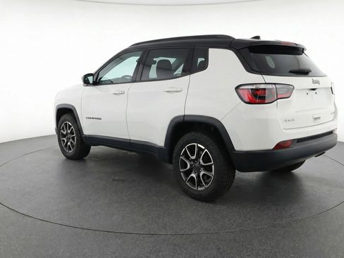 Used 2025 Jeep Compass Trailhawk image 6