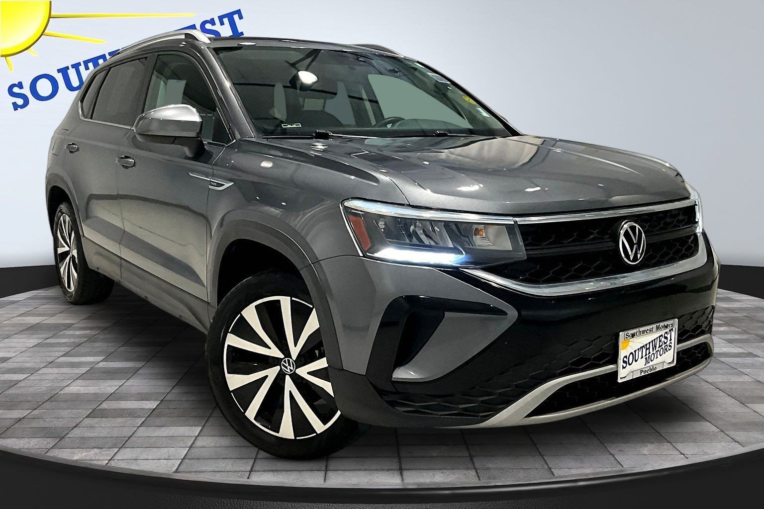 Used 2022 Volkswagen Taos SE FWD image 3
