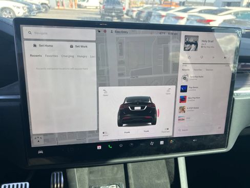 Used 2022 Tesla Model X image 29