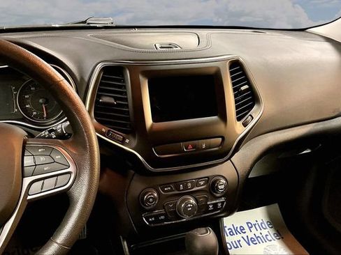 Used 2021 Jeep Cherokee Latitude image 9