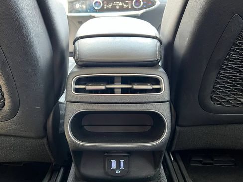 Used 2025 Genesis GV70 2.5T AWD/4WD image 18