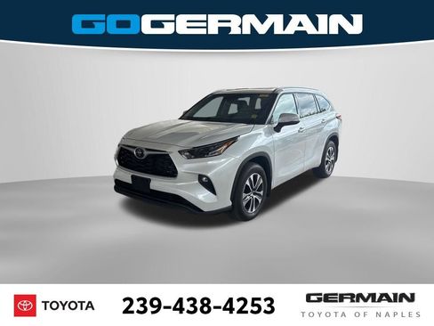 Used 2022 Toyota Highlander XLE image 1