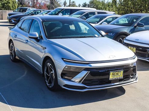Certified 2025 Hyundai Sonata SEL image 3
