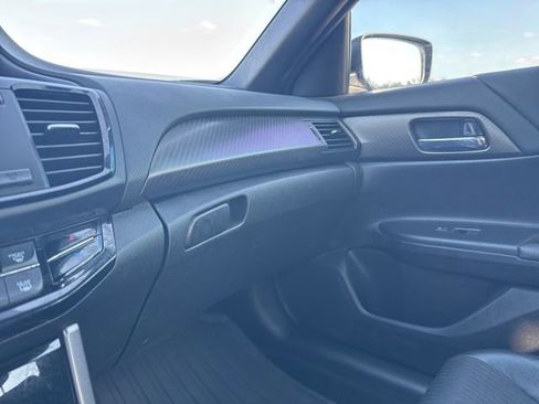 Used 2016 Honda Accord Sport image 21