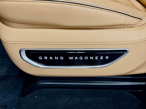 Used 2024 Jeep Grand Wagoneer Series III w/ Flexible Seating Group AWD/4WD image 23