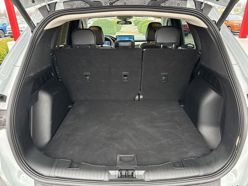 Used 2025 Ford Escape SE image 22