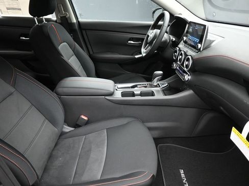 New 2025 Nissan Sentra SR w/ Midnight Edition image 11