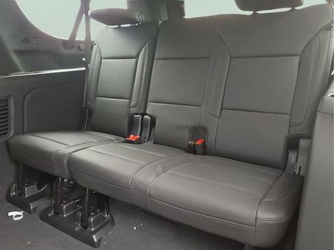 New 2026 Chevrolet Suburban LT image 20