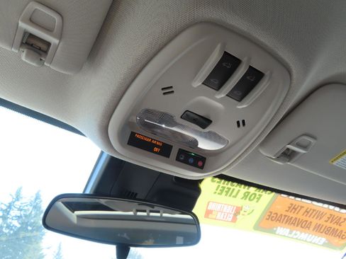 New 2025 Chevrolet Trax LT w/ Sunroof Package image 27