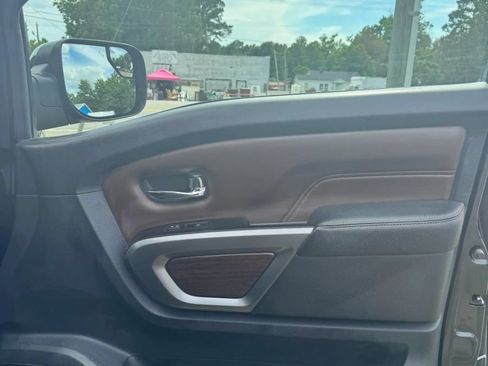 Used 2019 Nissan Titan Platinum Reserve AWD/4WD image 20