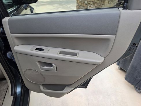 Used 2005 Jeep Grand Cherokee Laredo image 31
