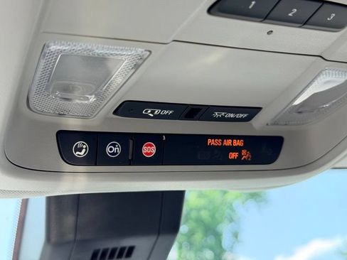 Used 2020 Chevrolet Equinox LT w/ Driver Convenience Package FWD image 18