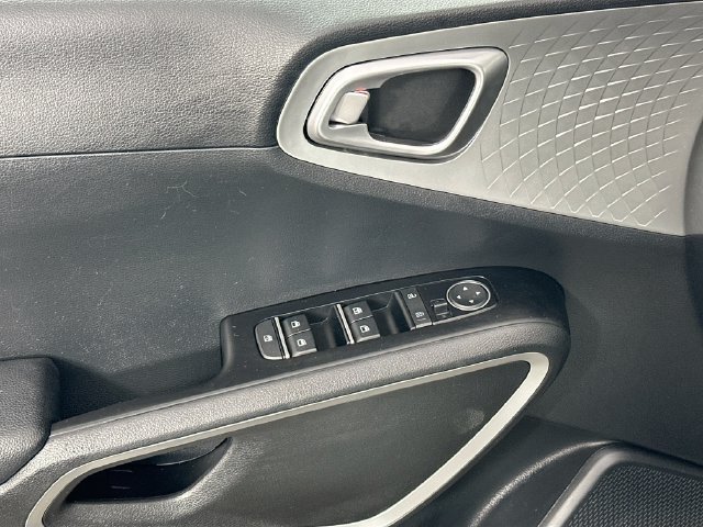 Used 2024 Kia Soul LX w/ Option Group 015 FWD image 22