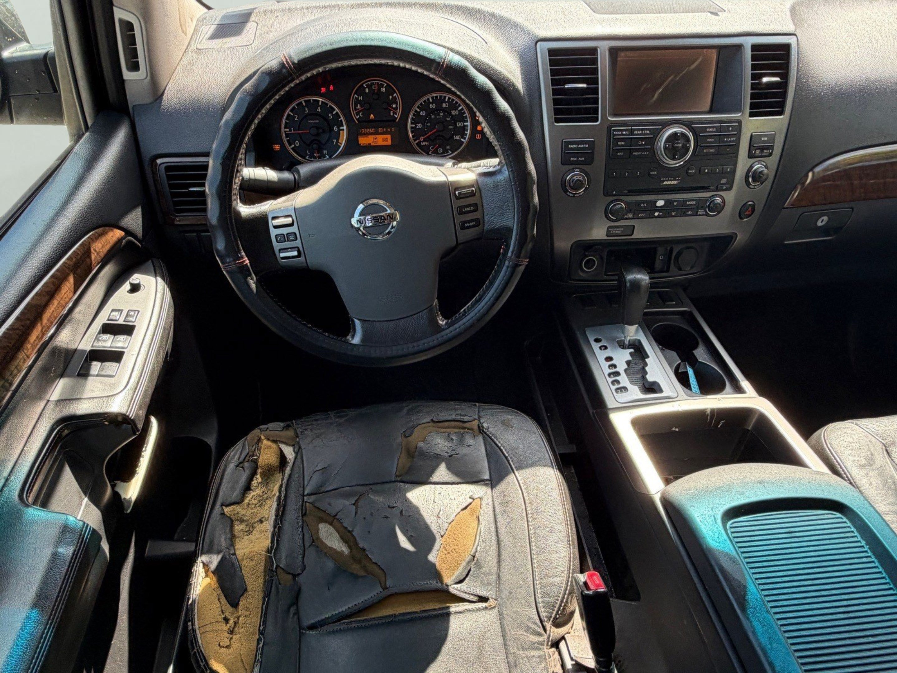 Used 2010 Nissan Armada Titanium w/ DVD Entertainment Pkg RWD image 12