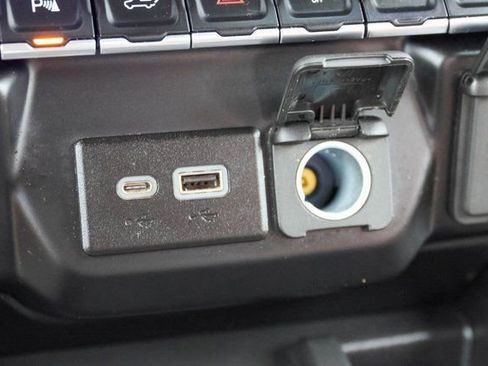 Used 2023 Chevrolet Silverado 2500 High Country w/ Z71 Off-Road Package image 28