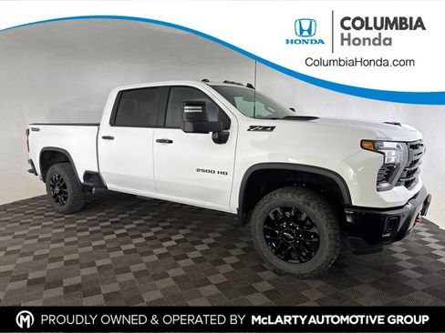 Used 2026 Chevrolet Silverado 2500 LT w/ Trail Boss Package AWD/4WD image 1