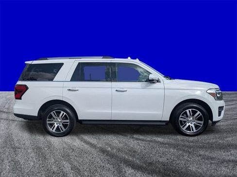 Used 2024 Ford Expedition Limited AWD/4WD image 3