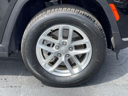 Used 2023 Jeep Grand Cherokee L Laredo w/ Luxury Tech Group I image 10