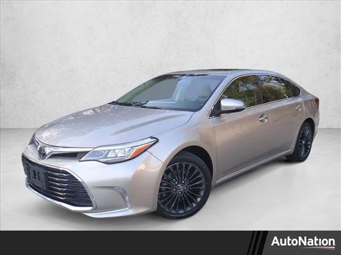 Used 2018 Toyota Avalon Touring image 1