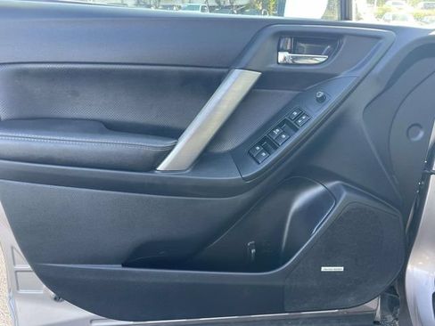 Used 2015 Subaru Forester 2.5i Limited AWD/4WD image 15