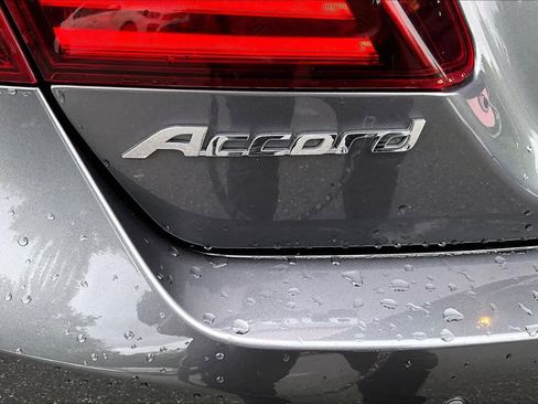 Used 2017 Honda Accord Touring image 10