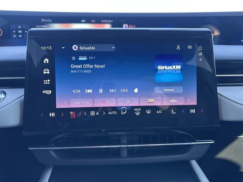 Used 2024 Lincoln Nautilus Reserve image 10