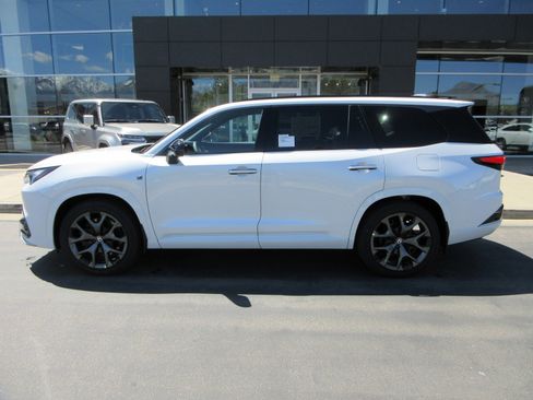 New 2026 Lexus TX 500h AWD image 4
