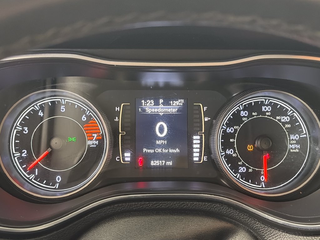 Used 2019 Jeep Cherokee Latitude Plus AWD/4WD image 15