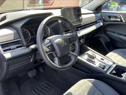 Used 2024 Mitsubishi Outlander SE AWD/4WD image 13