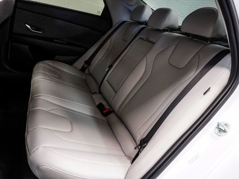 Used 2025 Hyundai Elantra Limited w/ Cargo Package FWD image 9