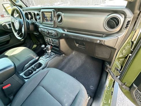 Used 2023 Jeep Wrangler Unlimited w/ Cold Weather Group image 34