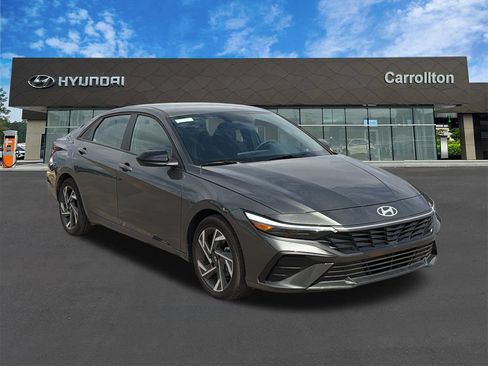 Certified 2025 Hyundai Elantra Sport FWD image 3