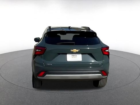 Used 2025 Chevrolet Trax LT image 12