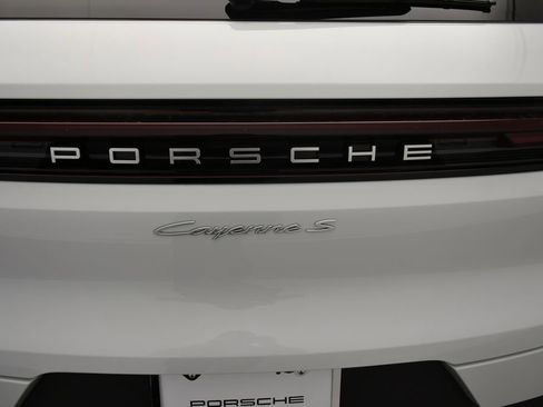 New 2026 Porsche Cayenne S AWD/4WD image 17