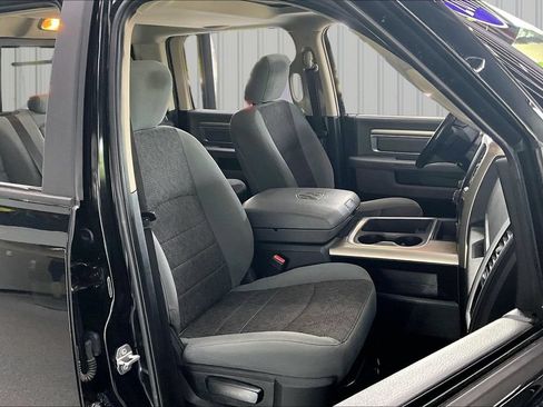 Used 2019 RAM 1500 Classic SLT AWD/4WD image 28