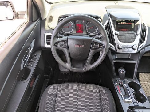 Used 2017 GMC Terrain SLE FWD image 18