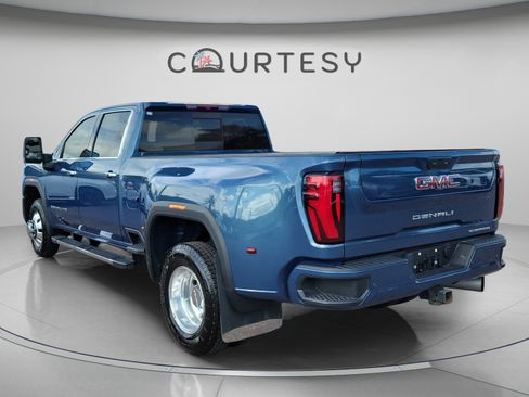 Used 2024 GMC Sierra 3500 Denali AWD/4WD image 2