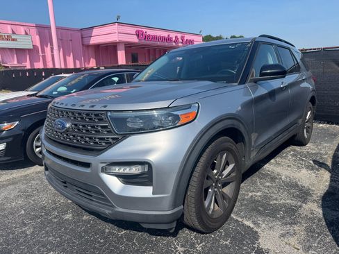 Used 2022 Ford Explorer XLT w/ Equipment Group 202A RWD image 1