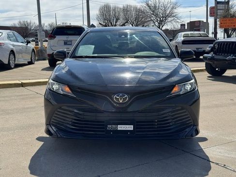 Used 2020 Toyota Camry LE image 2