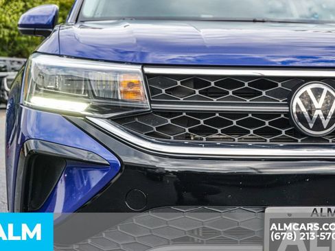 Used 2024 Volkswagen Taos SE image 11