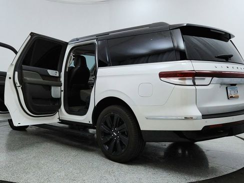 Used 2023 Lincoln Navigator L Black Label image 10