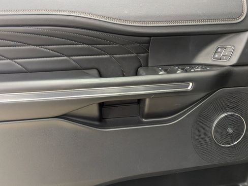 Certified 2019 Ford Expedition Platinum image 13