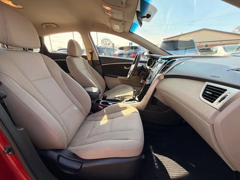 Used 2016 Hyundai Elantra GT FWD image 19