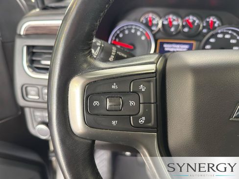 Used 2021 Chevrolet Suburban Z71 w/ Luxury Package AWD/4WD image 18