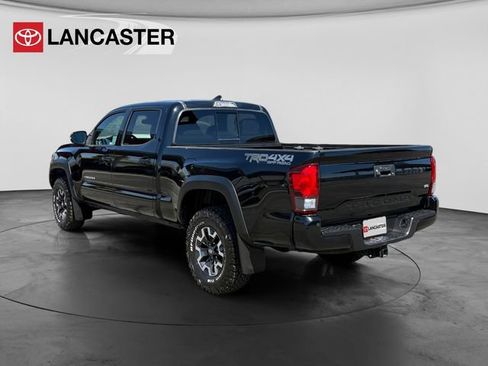 Certified 2019 Toyota Tacoma TRD Off-Road w/ Technology Package AWD/4WD image 5