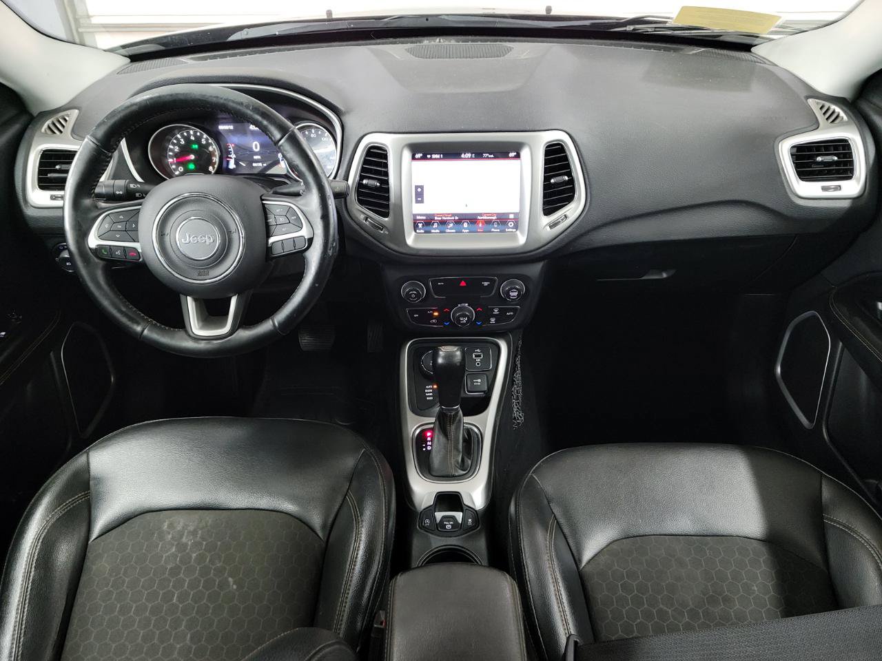 Used 2018 Jeep Compass Latitude w/ Popular Equipment Group AWD/4WD image 17