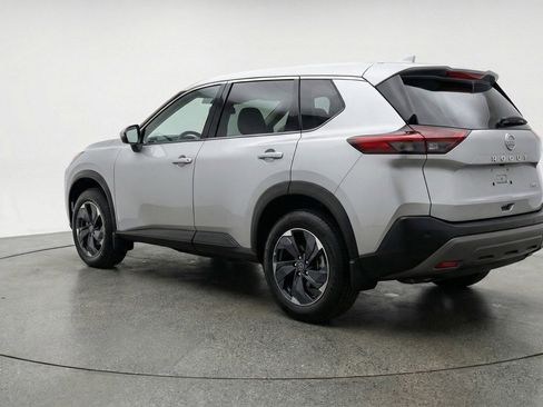 Used 2025 Nissan Rogue SV image 6