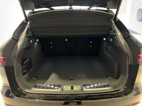 New 2025 Jaguar F-PACE R-Dynamic S AWD/4WD image 10